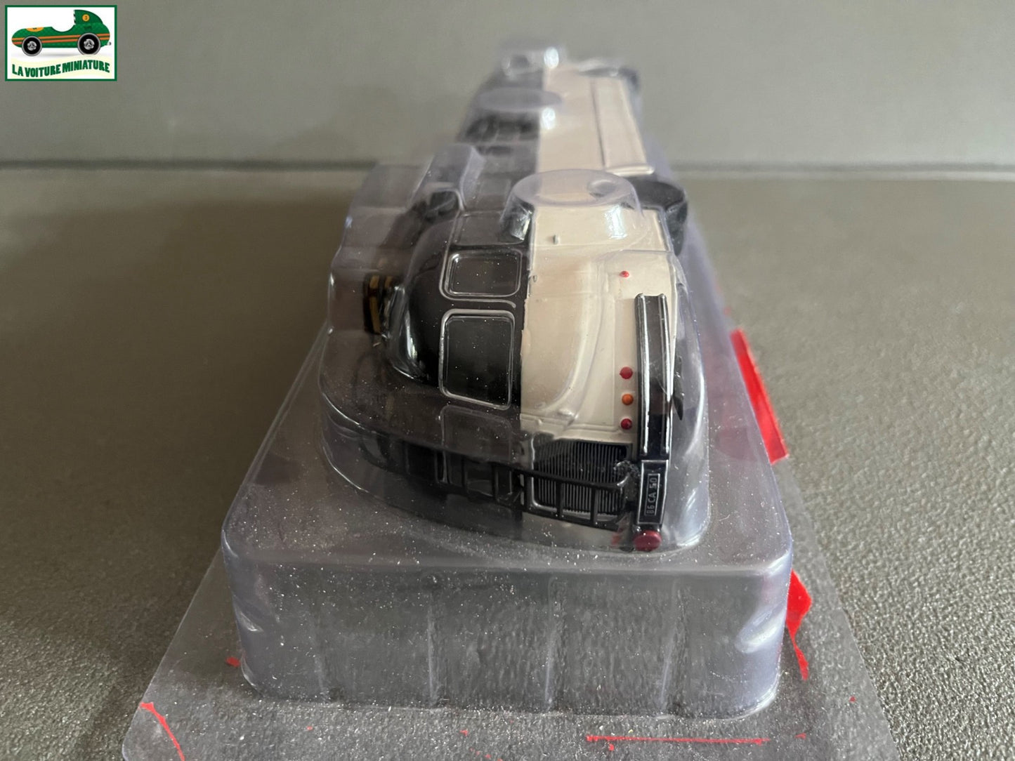 Voiture miniature Isobloc 648 DP 1/43 Autobus Autocars du Monde