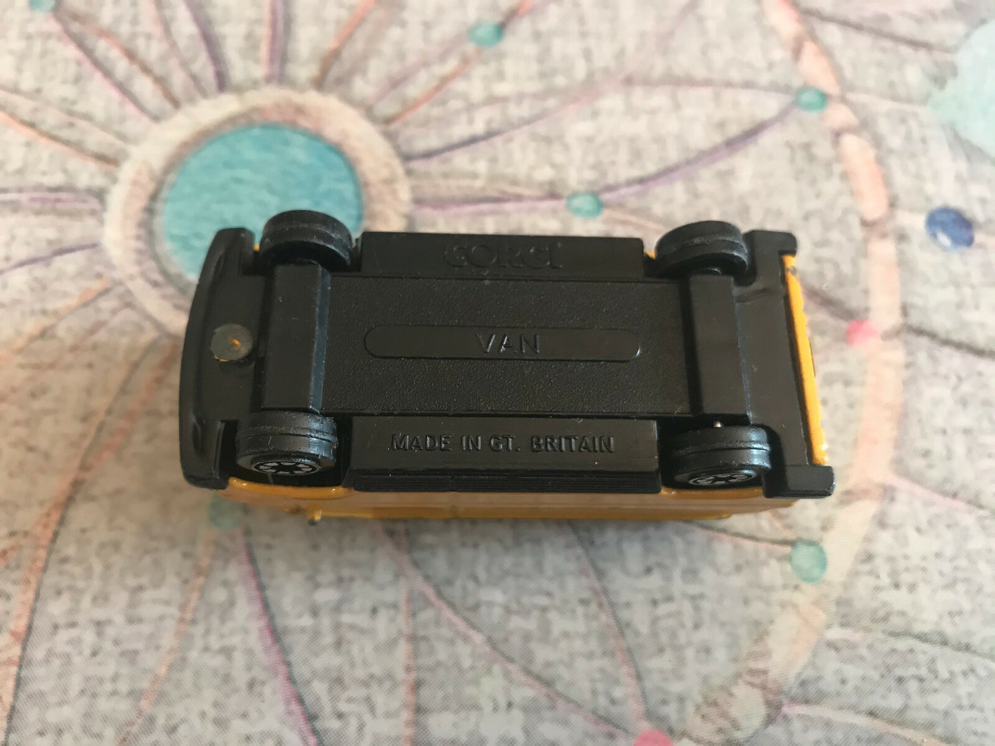 Ancienne Voiture Miniature Corgi Van Crayola Made GT Britain Echelle Majorette