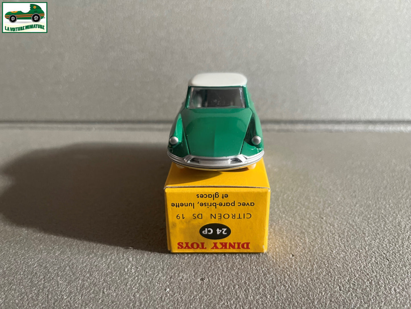 Voiture miniature Citroen DS 19 24 CP Dinky Toys Atlas