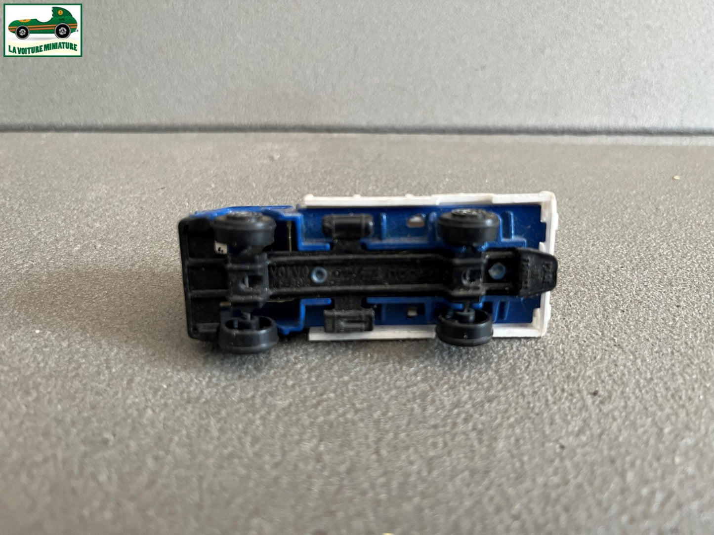 Ancienne Voiture Miniature Camion Volvo F-89 Produits Chimique Norev Mini Jet