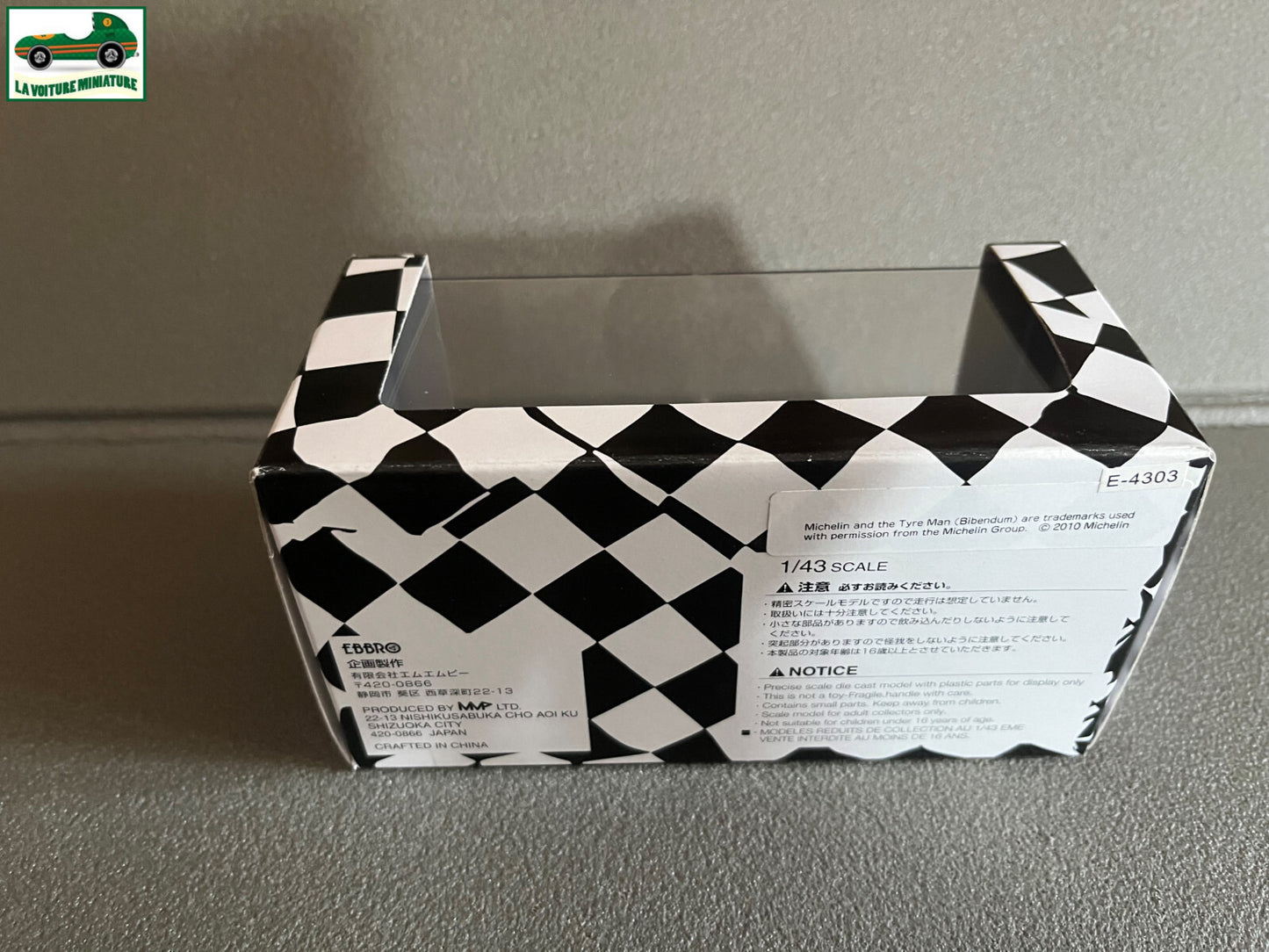 Voiture Miniature Nissan GT-R GT1 2010 Version Fuji shake down Ebbro au 1/43