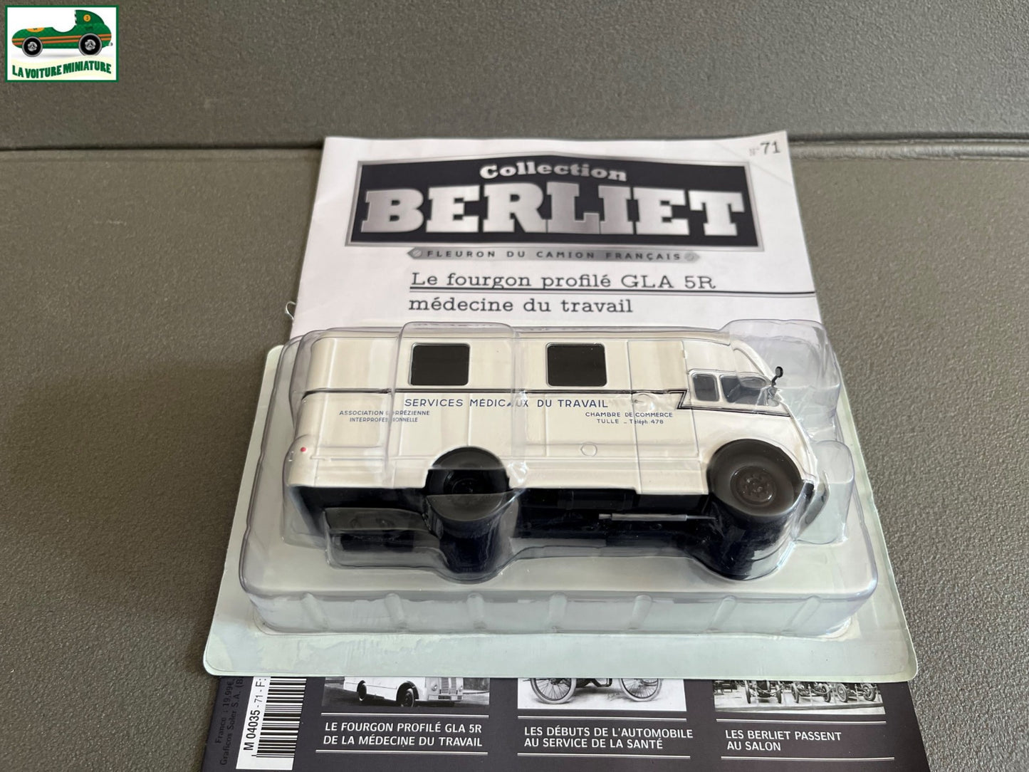 Voiture miniature Camion Berliet GLA 5R Medecine Travail Hachette 1/43
