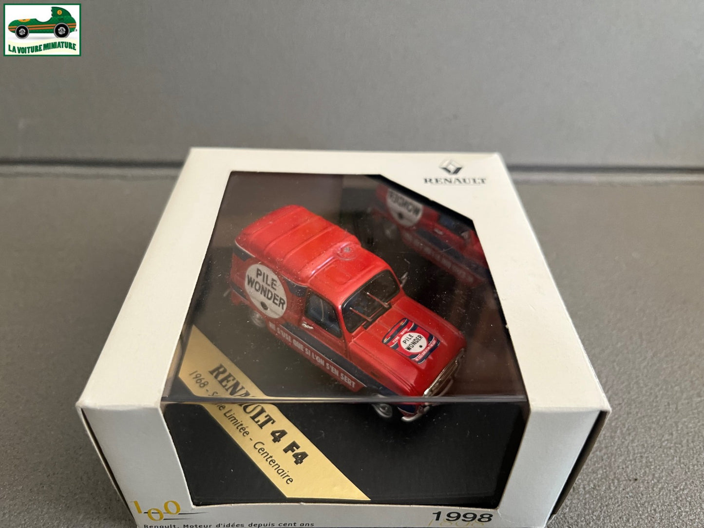 Voiture Miniature Renault 4 F4 Pile Wonder Centenaire Vitesse au 1/43