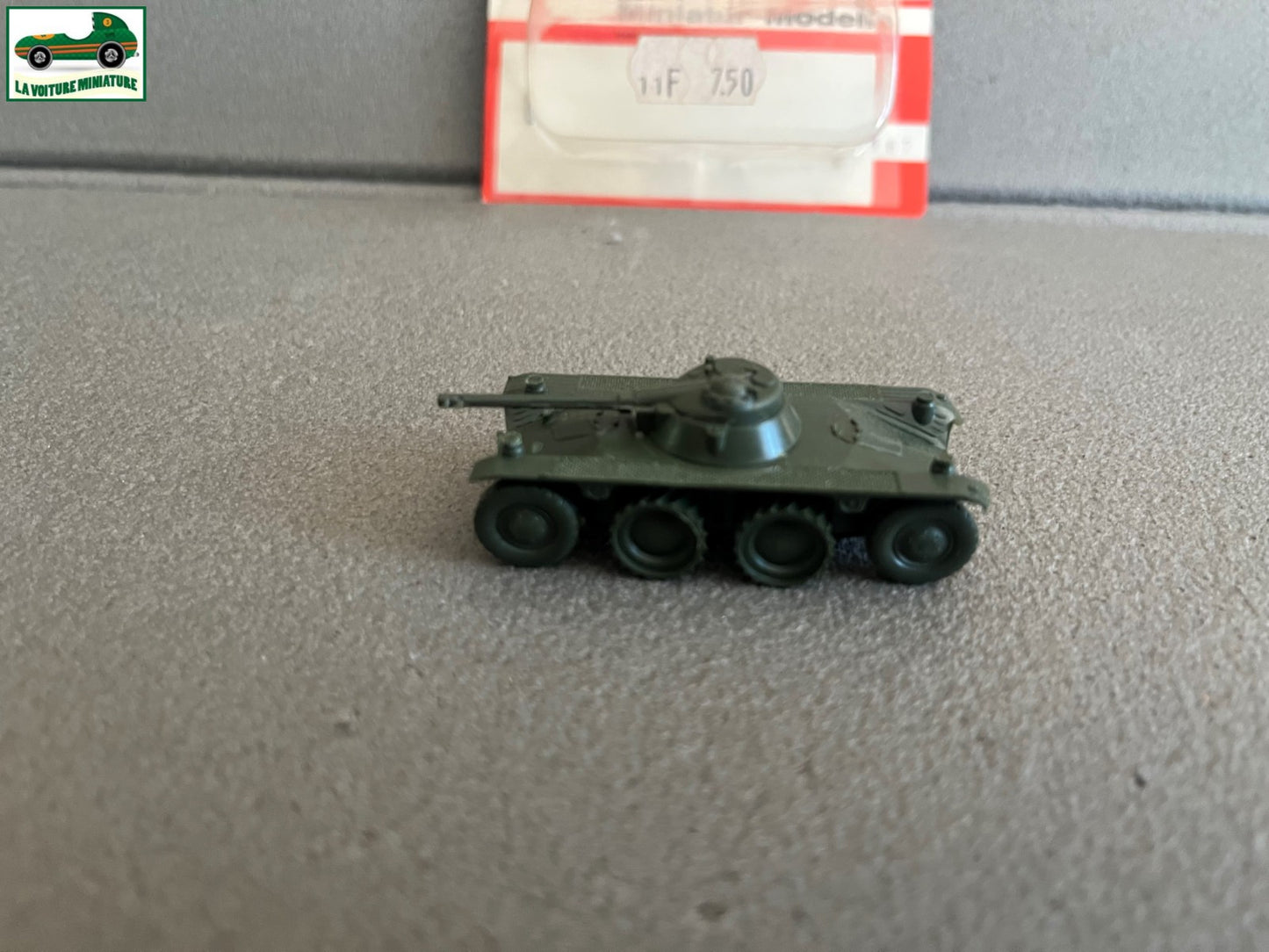 Miniature Engin Militaire Char Tank EBR 75 Roskopf 1/87 1/100 HO