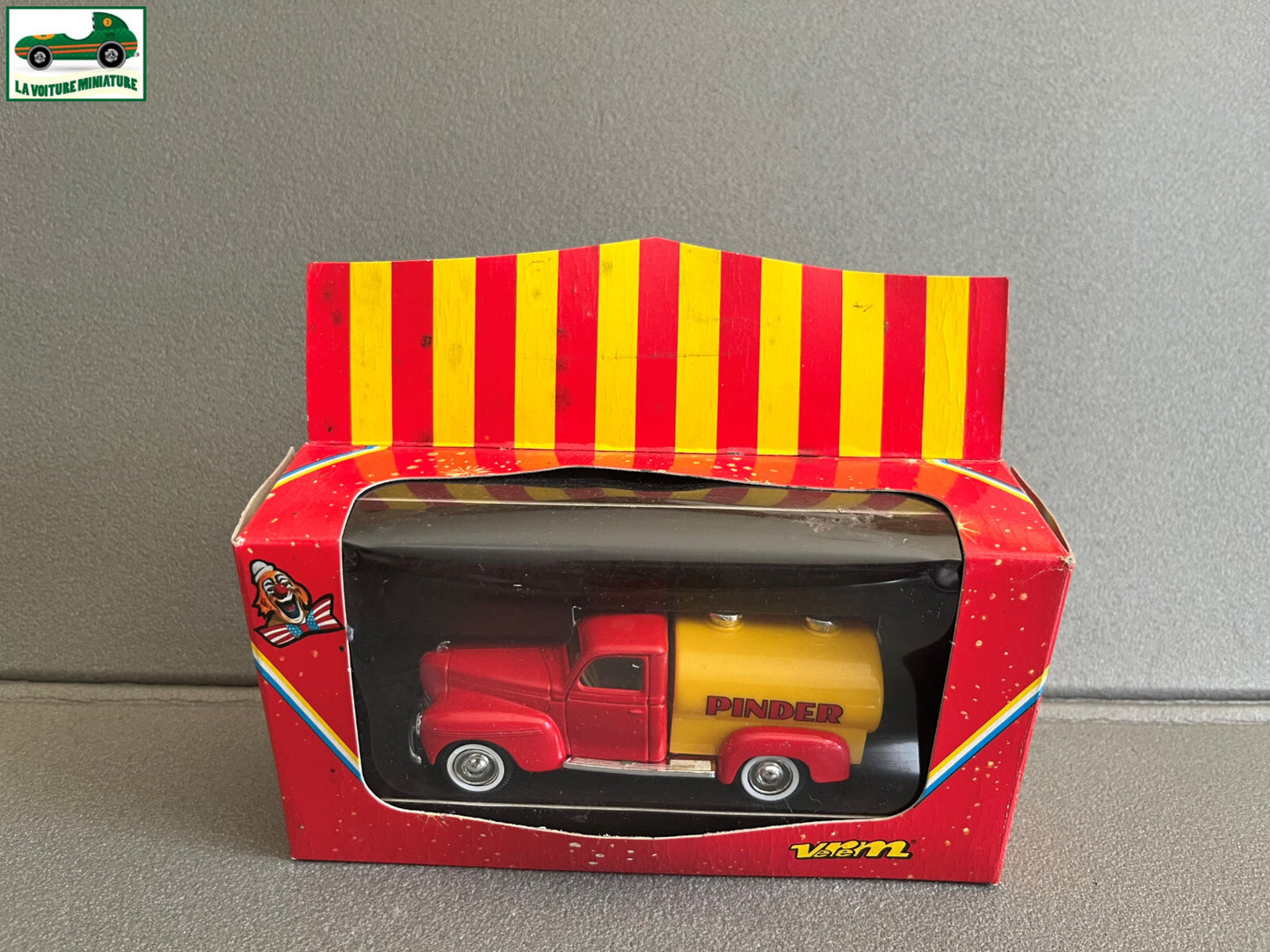 Voiture Miniature Dodge 1940 Pinder Verem au 1/43