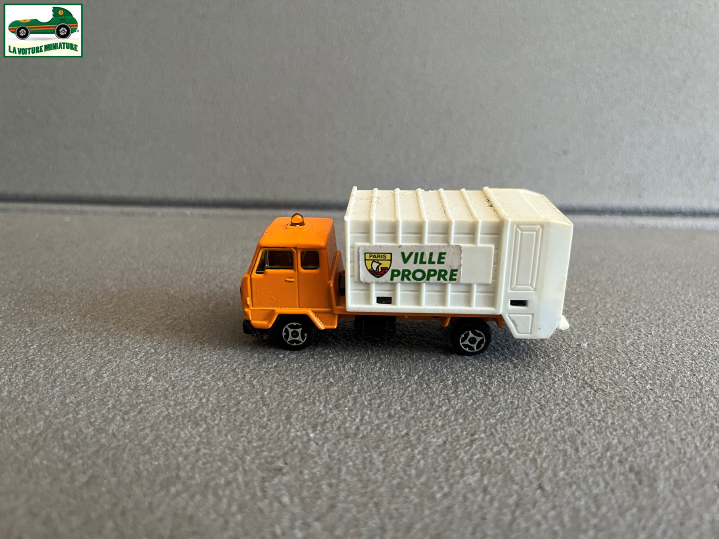 Ancienne Voiture Miniature Camion Volvo F-89 Poubelle Paris Norev Mini Jet