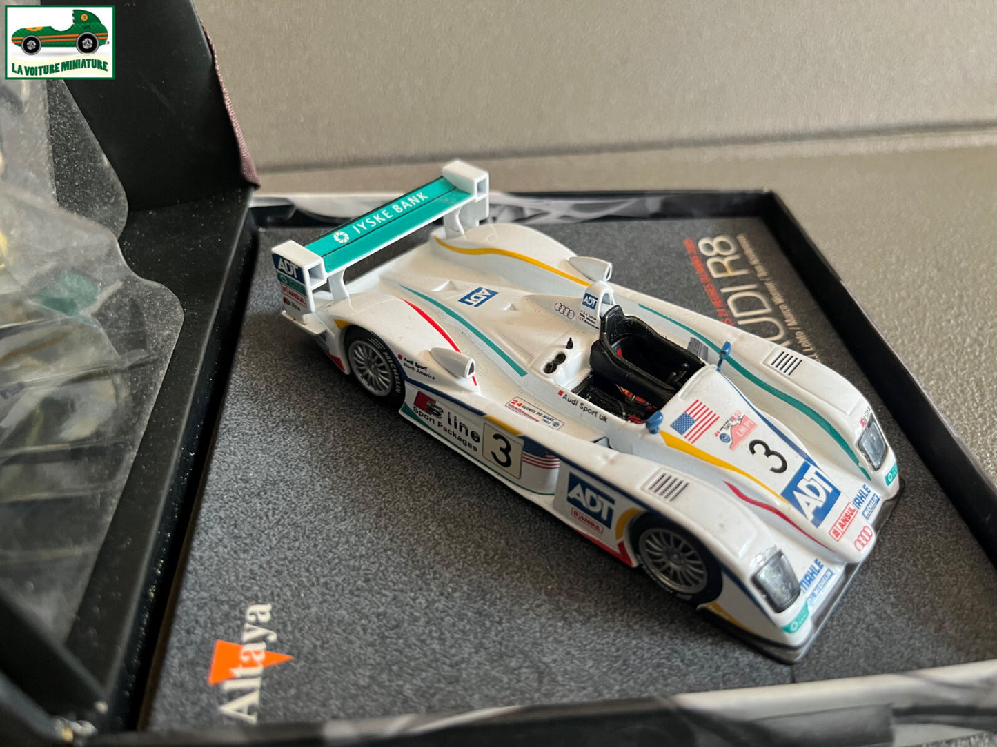 Voiture Miniature Course Audi R8 24 Heures du Mans 2005 au 1/43
