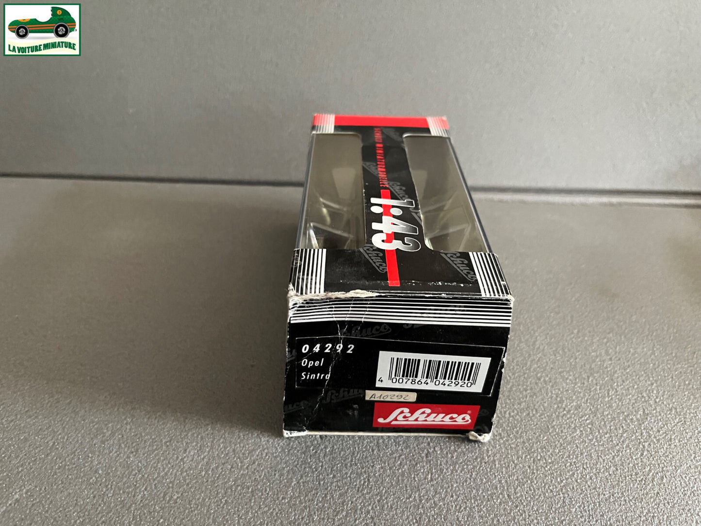 Voiture Miniature Opel Sintra Schuco au 1/43