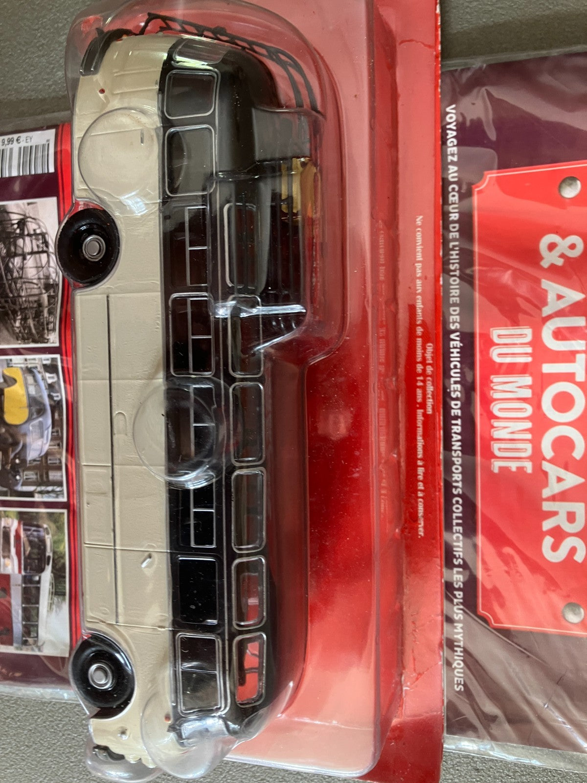Voiture miniature Isobloc 648 DP 1/43 Autobus Autocars du Monde