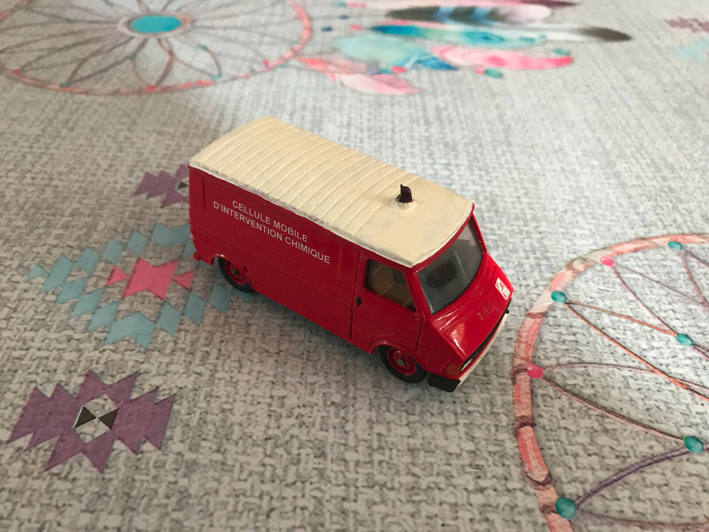 Voiture Miniature Camion Secours Pompiers Citroen C35 Chimique 1/50 Solido