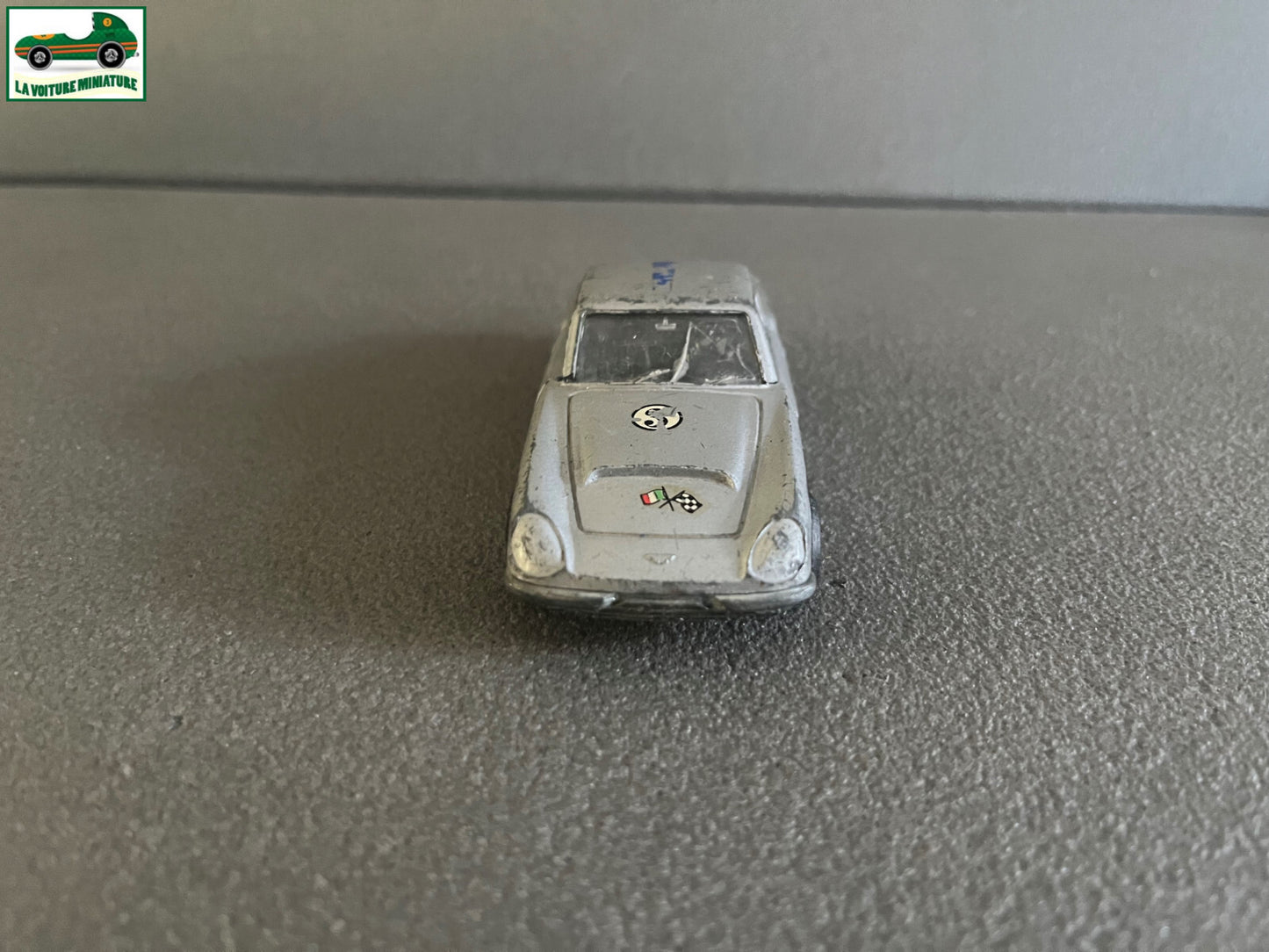 Ancienne Miniature Voiture Aston Martin DBS Politoys 1/43 Epave