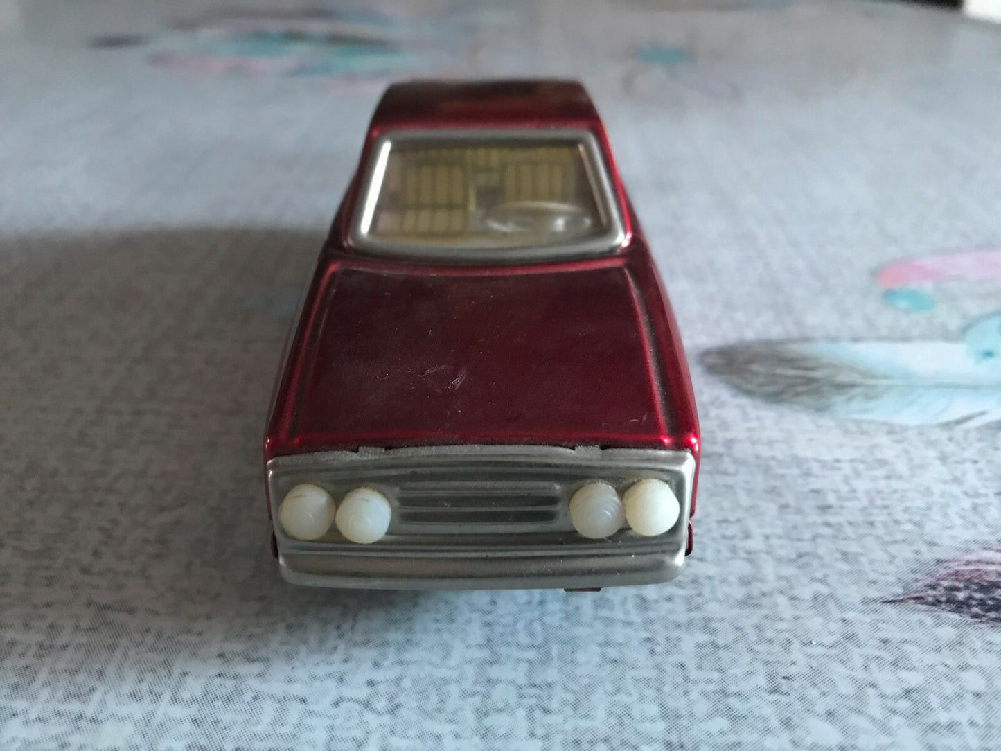 Ancien Jouet Voiture MF234 Made in China Tole Metal à Friction 1/30 15cm env