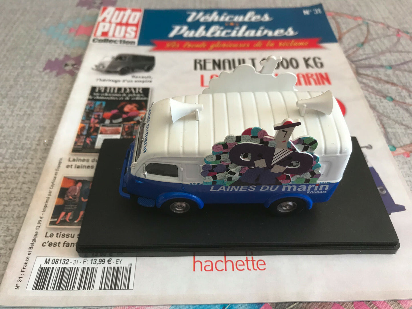 Voiture miniature Renault 1000 kg Laine du Marin Auto Plus Hachette au 1/43