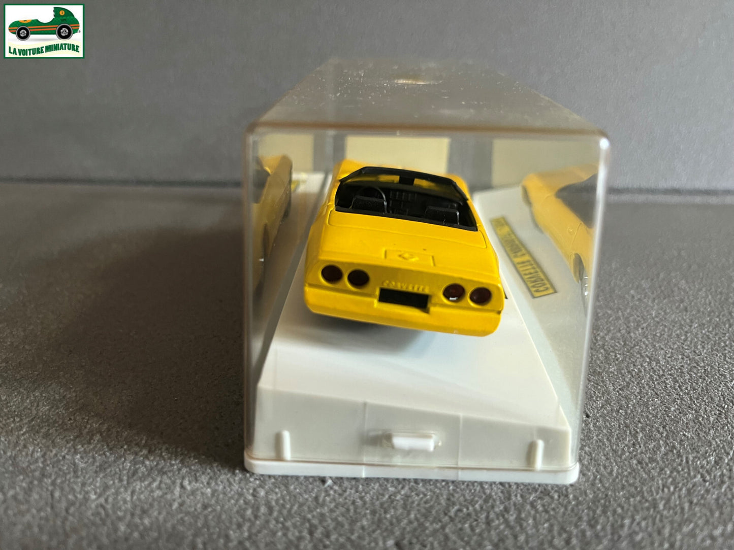 Voiture Miniature Chevrolet Corvette Cabriolet 1514 Solido au 1/43