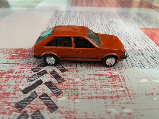 Voiture Miniature Opel Kadett Limousine Gama Mini au 1/43