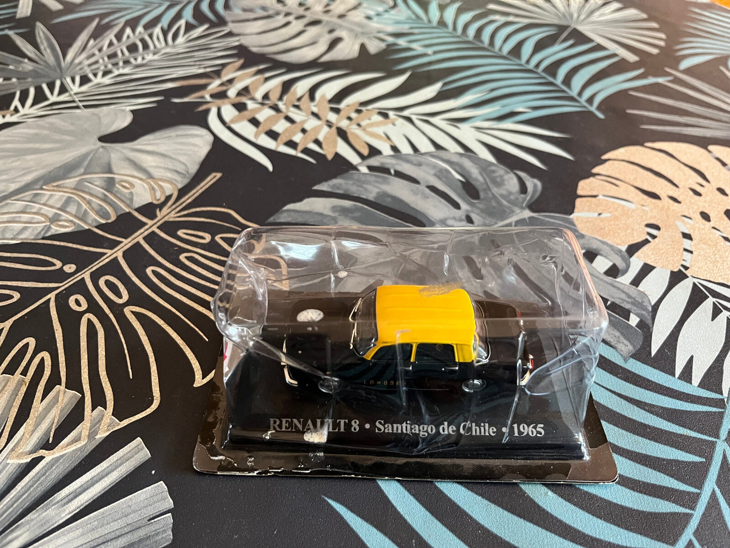 Voiture Miniature Renault 8 Santiago de Chile 1965 Taxi Du Monde au 1/43 Altaya