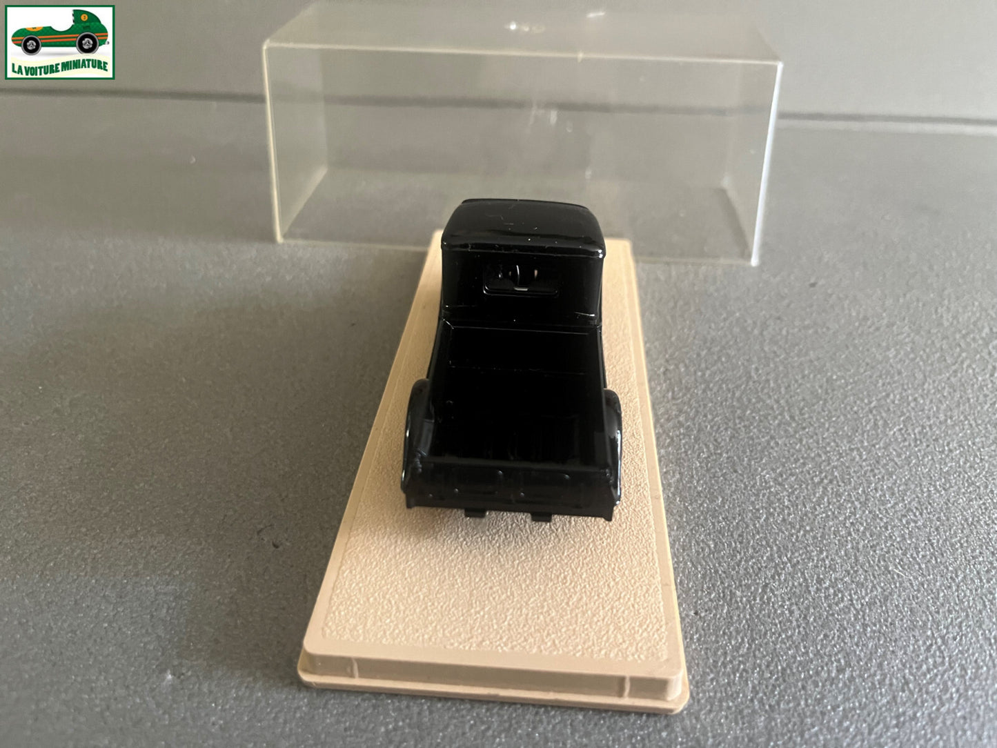 Voiture miniature Ford V8 Pick Up Eligor France 1/43