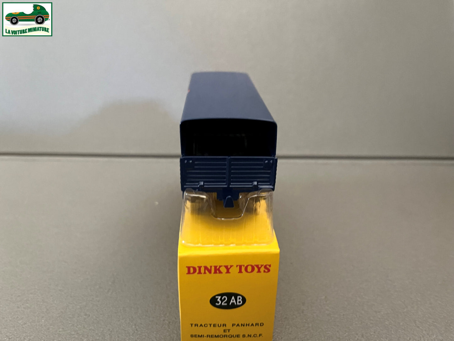 Voiture miniature Tracteur Semi Remorque Panhard SNCF 32 AB Dinky Toys Atlas