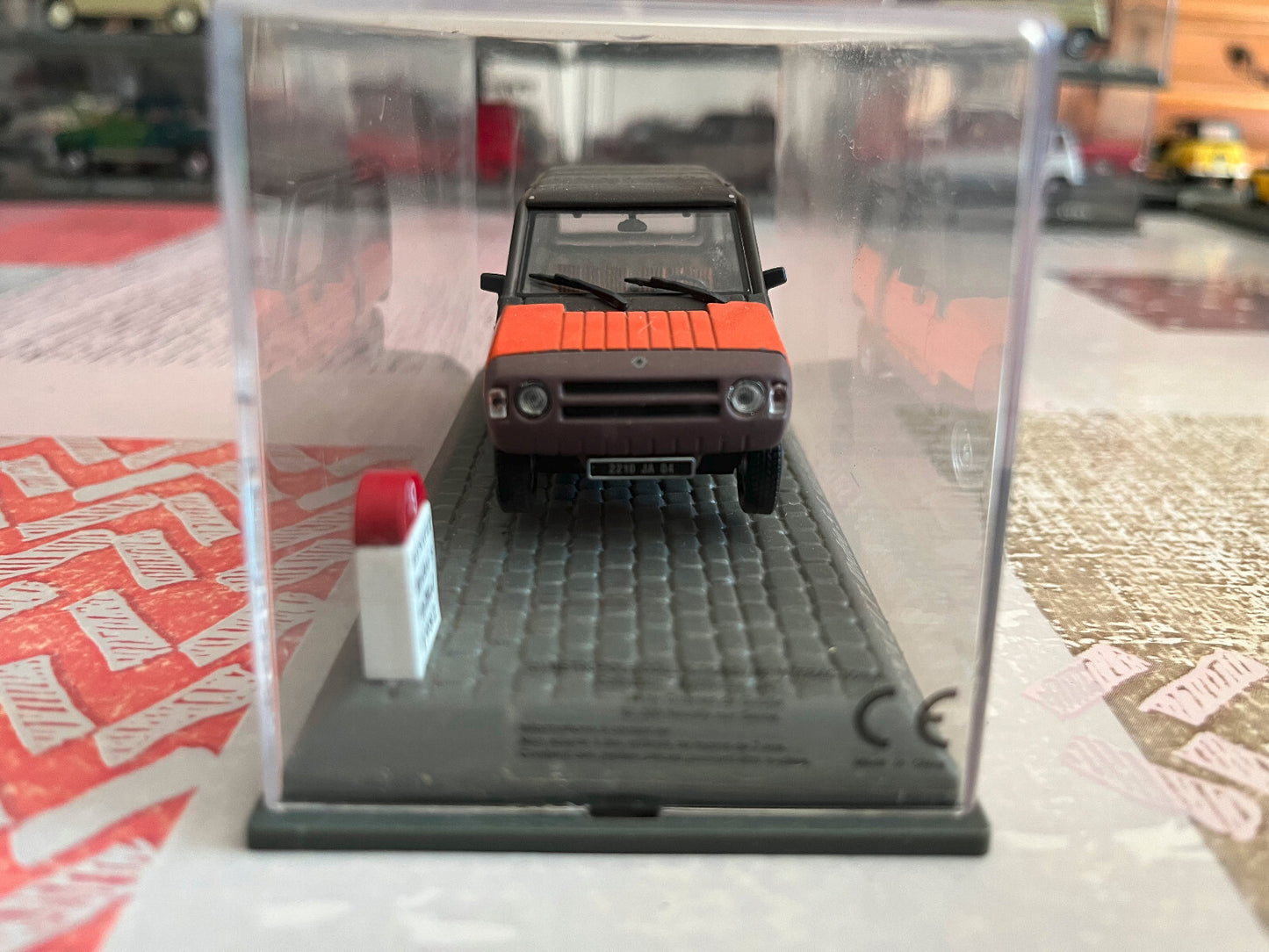 Voiture miniature Mythique R4 4l Renault 4 Rodéo 5 4 saisons Teilhol 1982 1/43