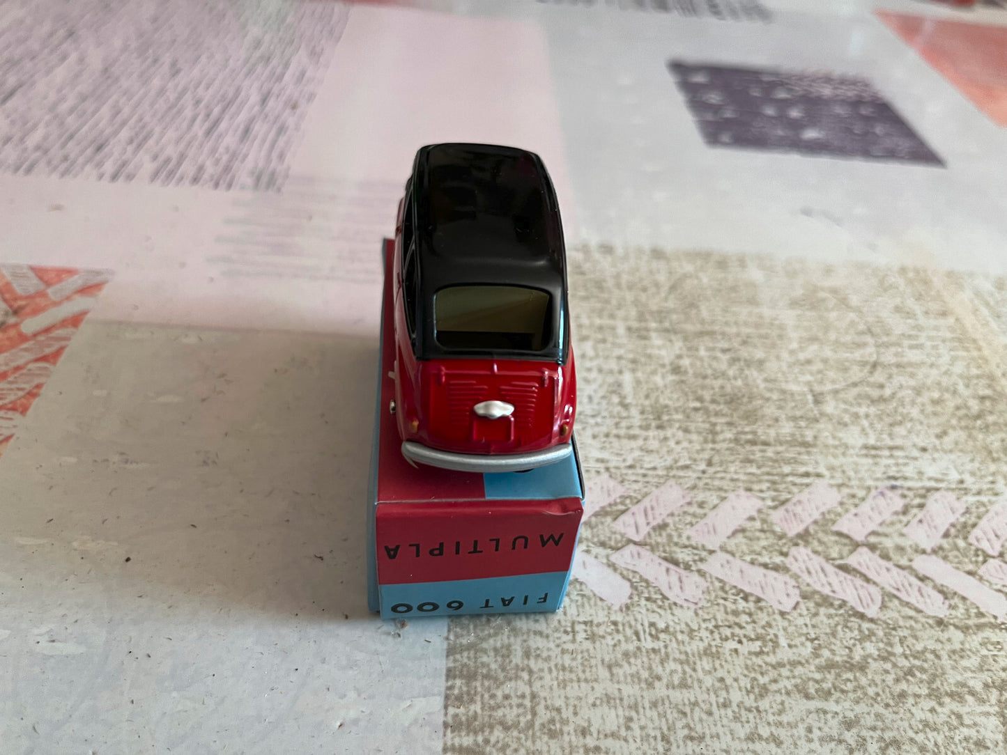 Voiture miniature Fiat 600 Multipla Mercury Hachette 1/48 1/43 Dinky