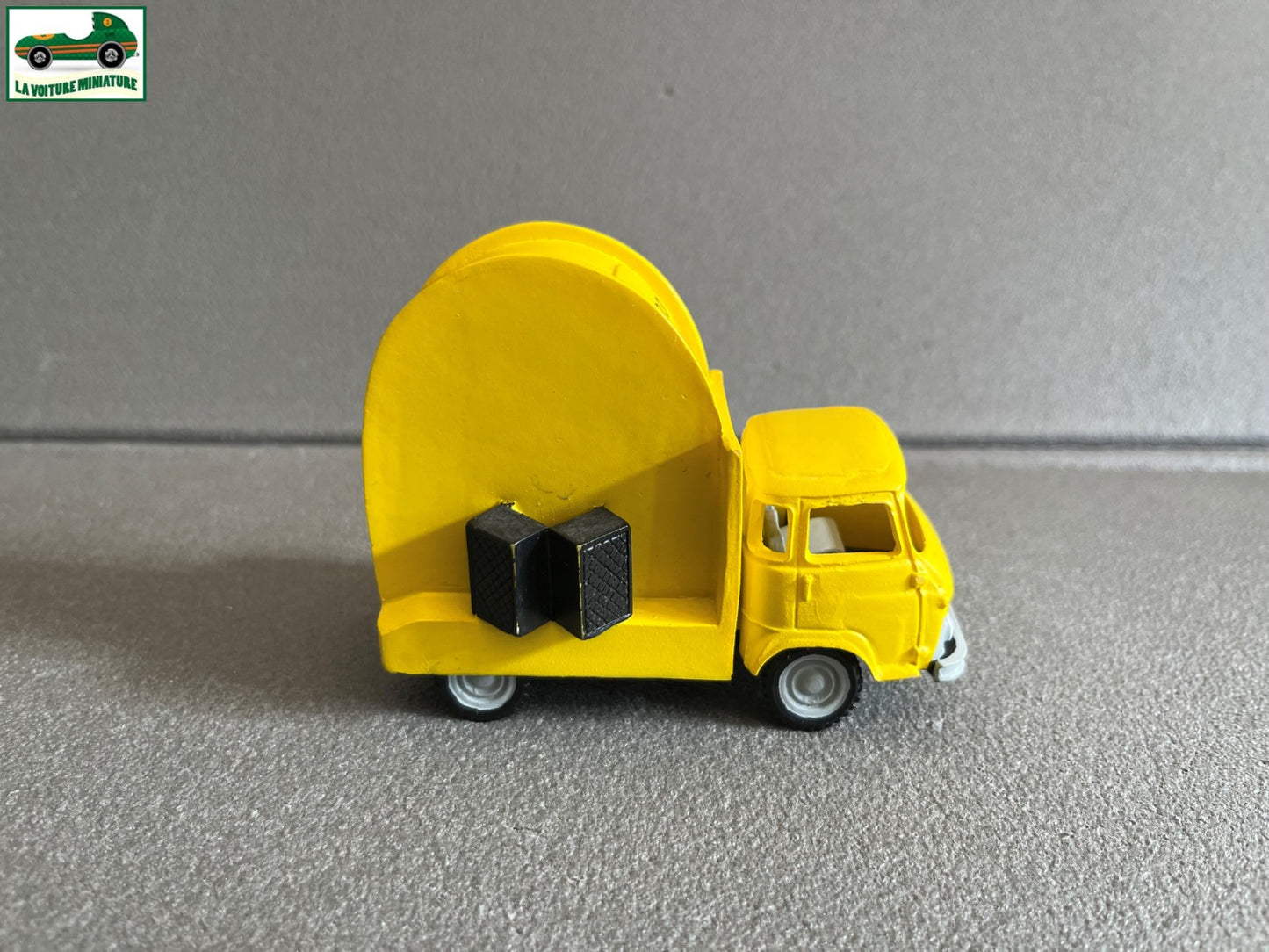 Voiture Miniature Renault Saviem Kit Résine Tour de France Vélo 1903 2003 1/43