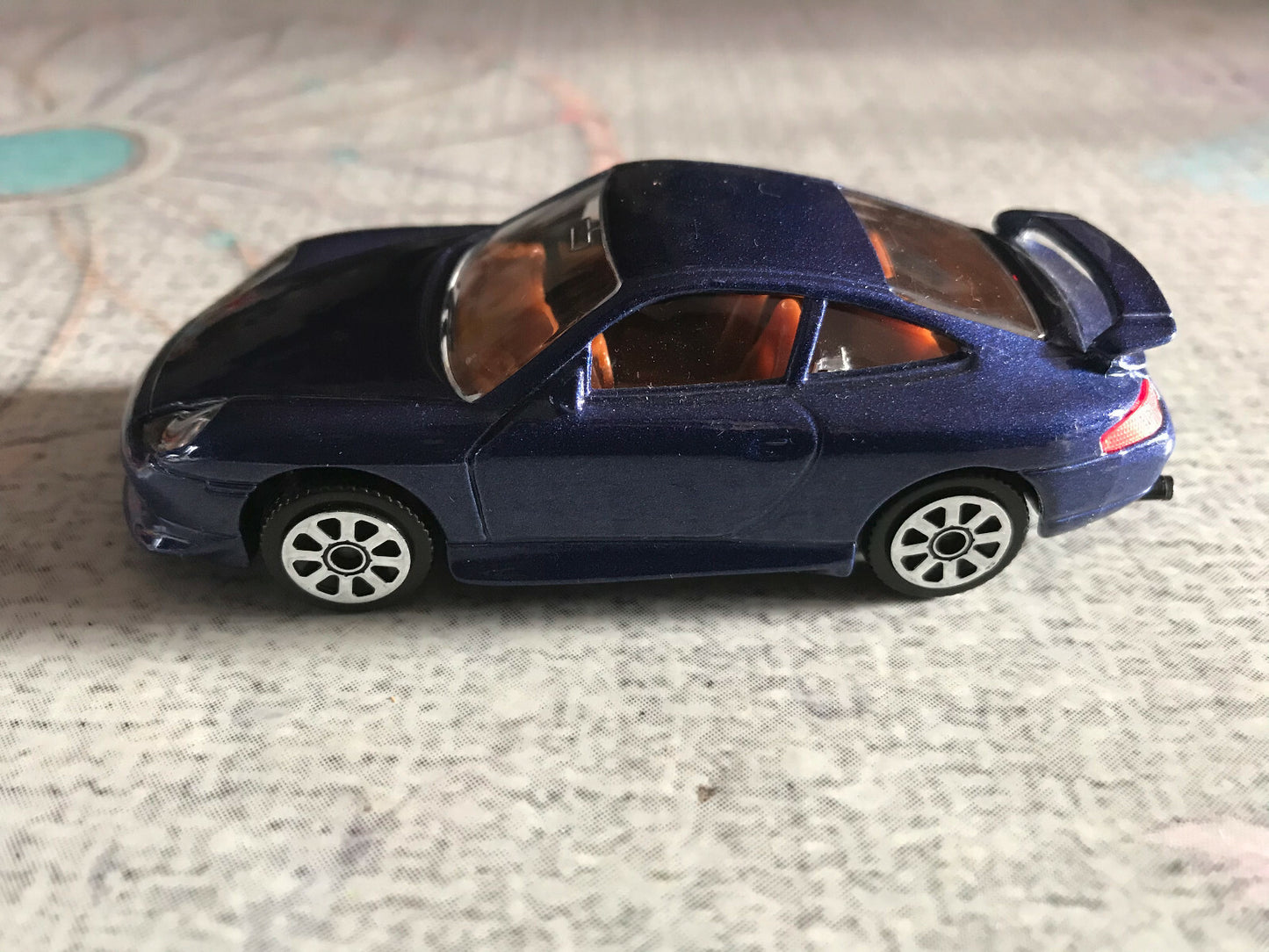 Voiture miniature Collection Porsche 911 Carrera Burago au 1/43