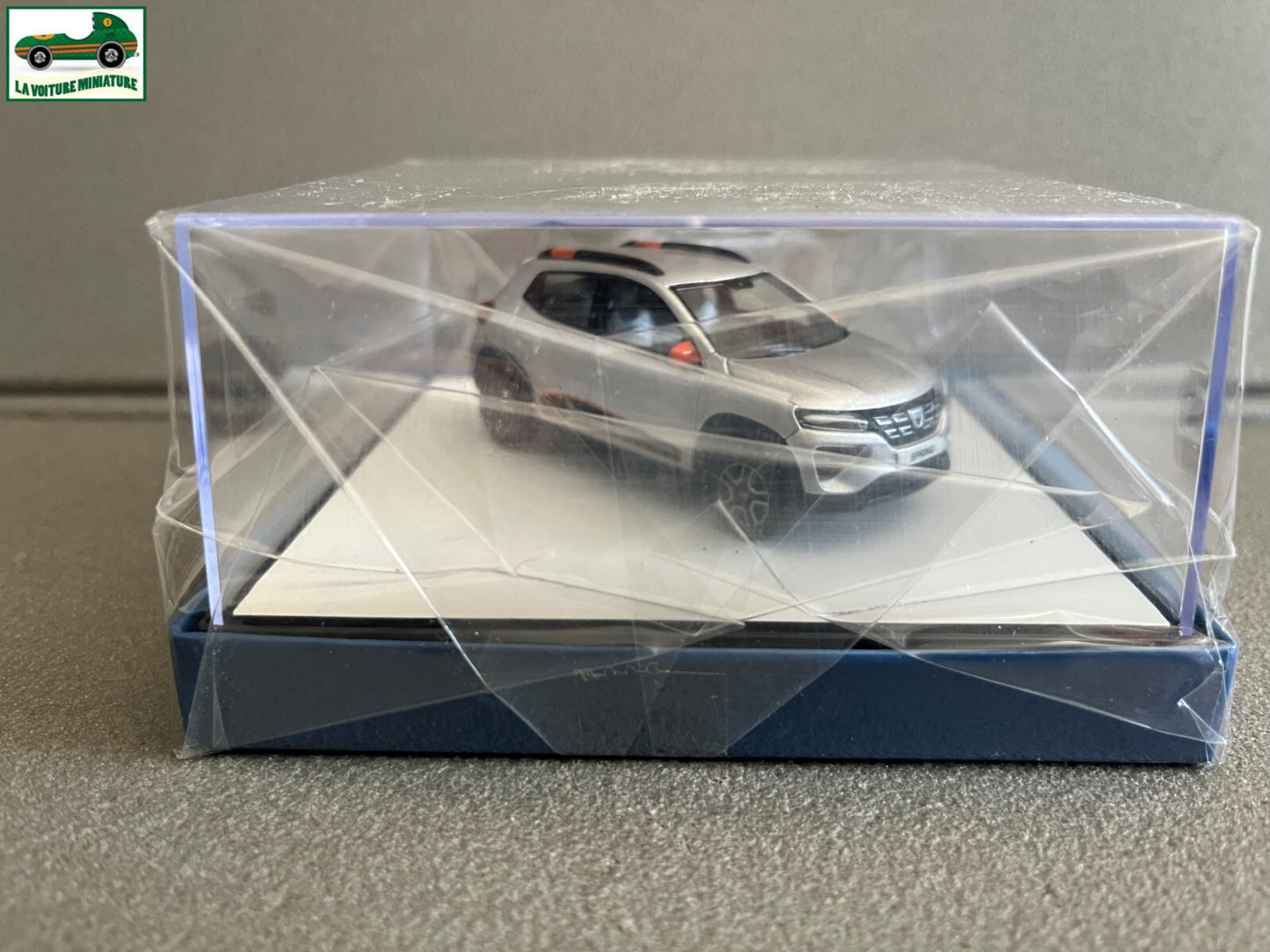 Voiture Miniature Dacia Spring Norev 1/43