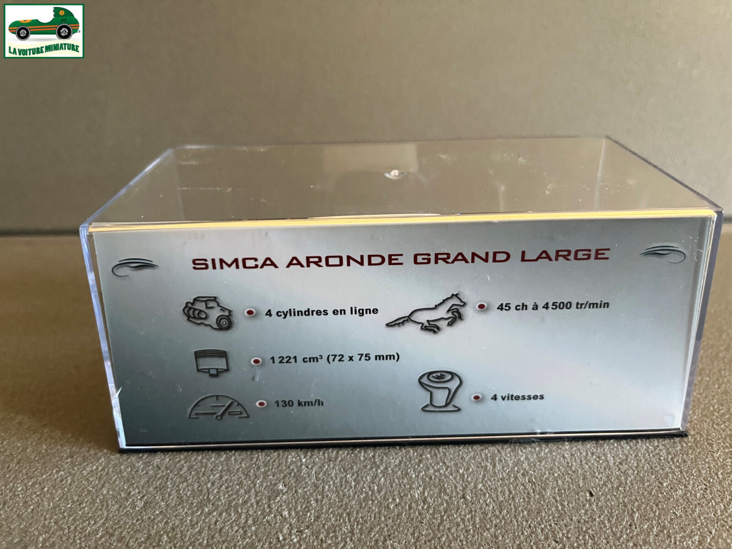 Voiture Miniature Simca Coach Aronde Grand Large 1955 au 1/43 Ixo Altaya