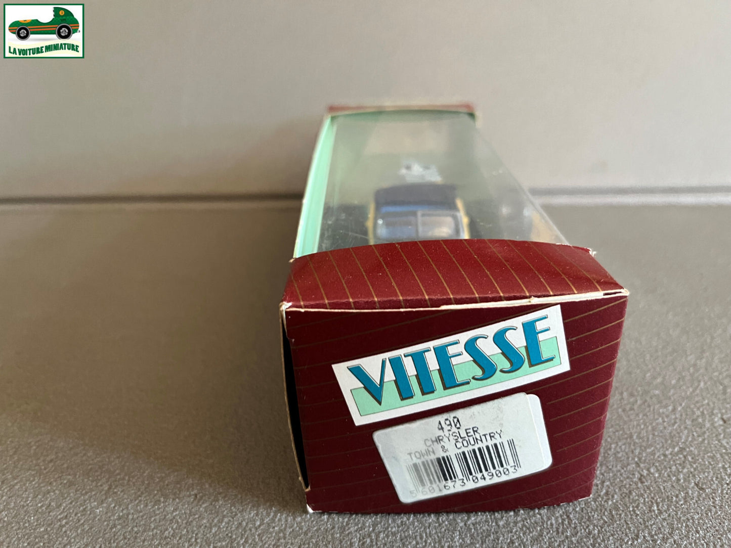 Voiture Miniature Chrysler Town & Country Vitesse au 1/43