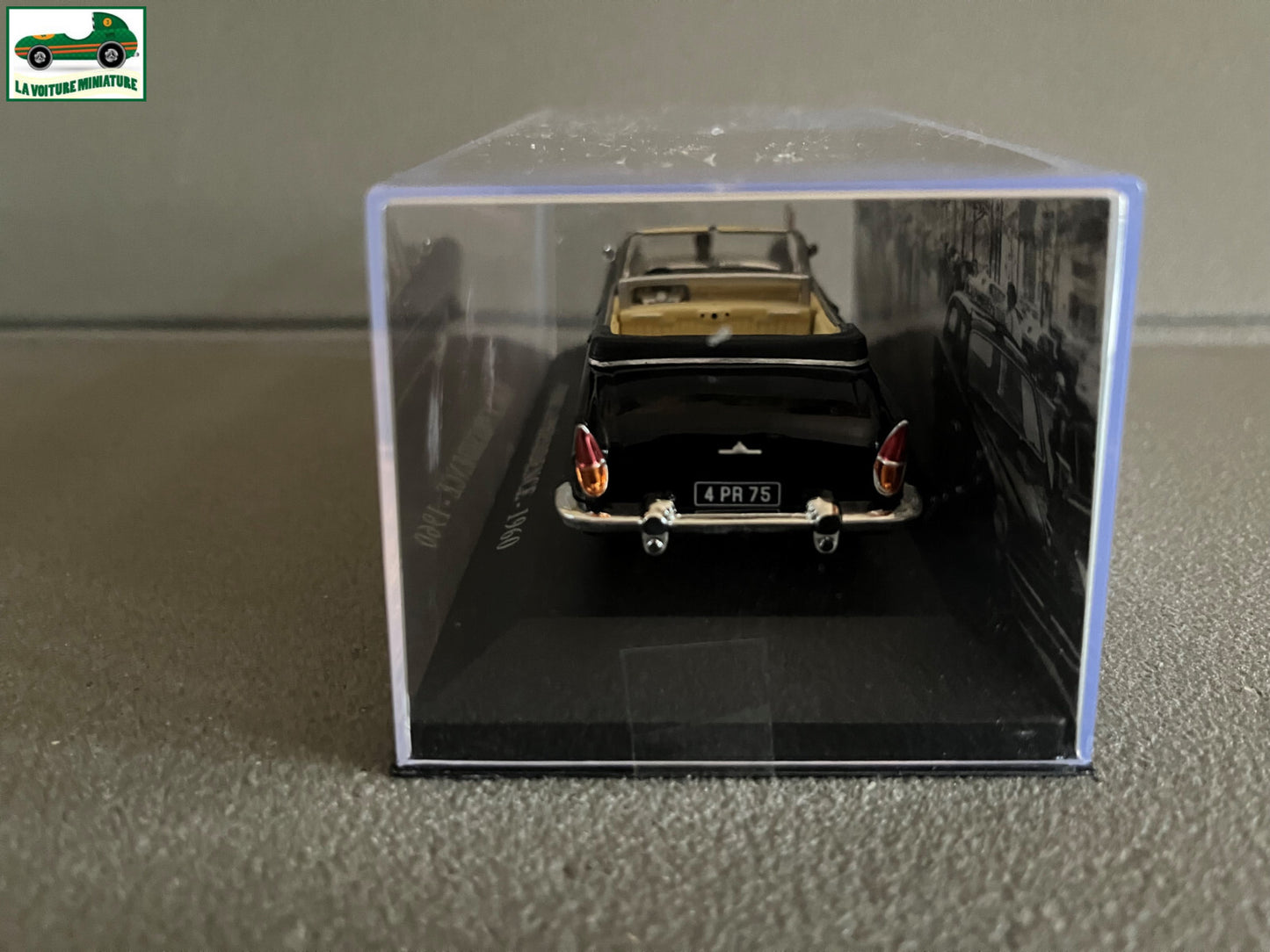 Voiture Miniature Simca Présidence 1960 au 1/43 Ixo Altaya