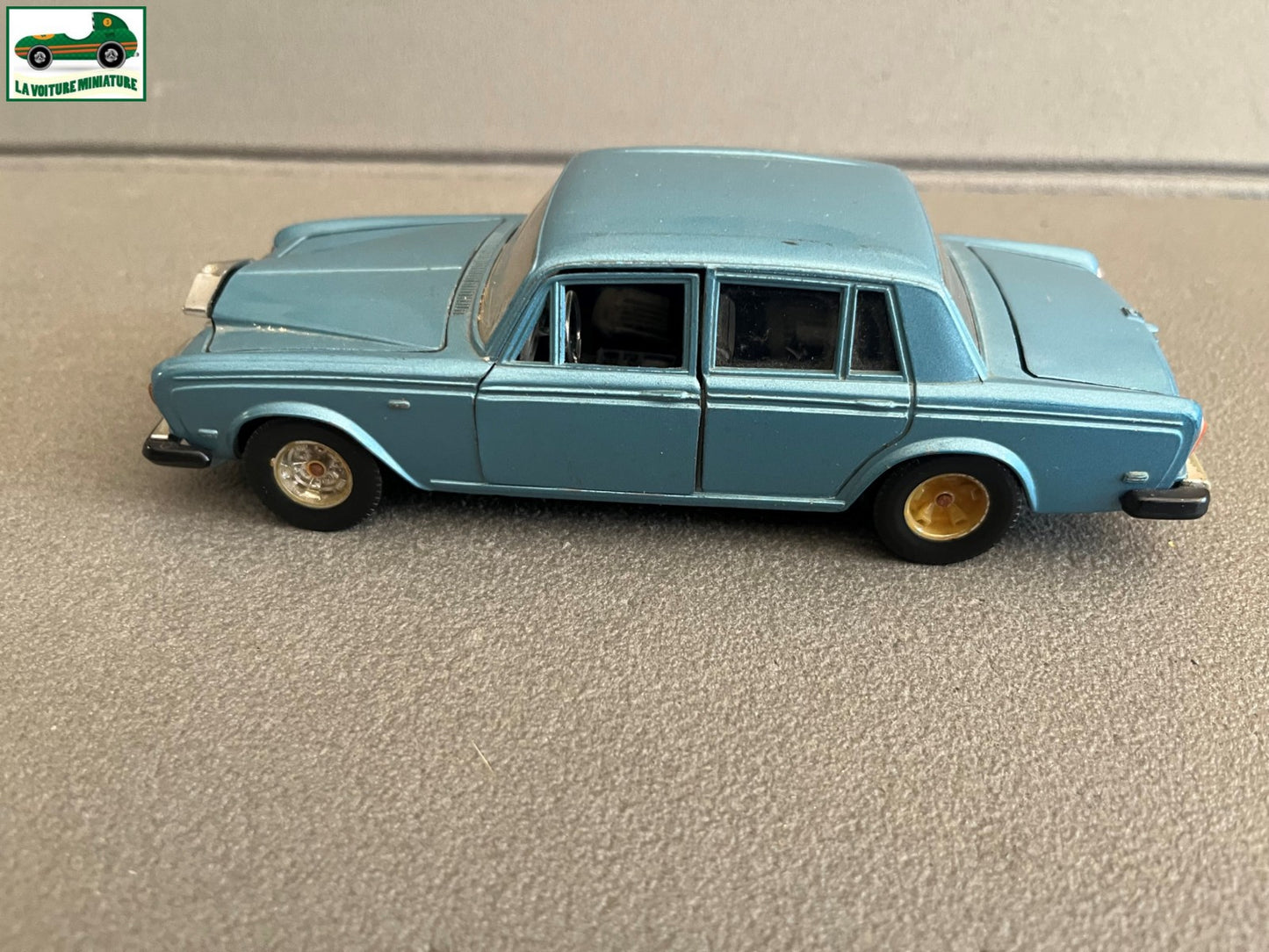 Ancienne Miniature Voiture Rolls Royce Silver Shadow Burago 1/24