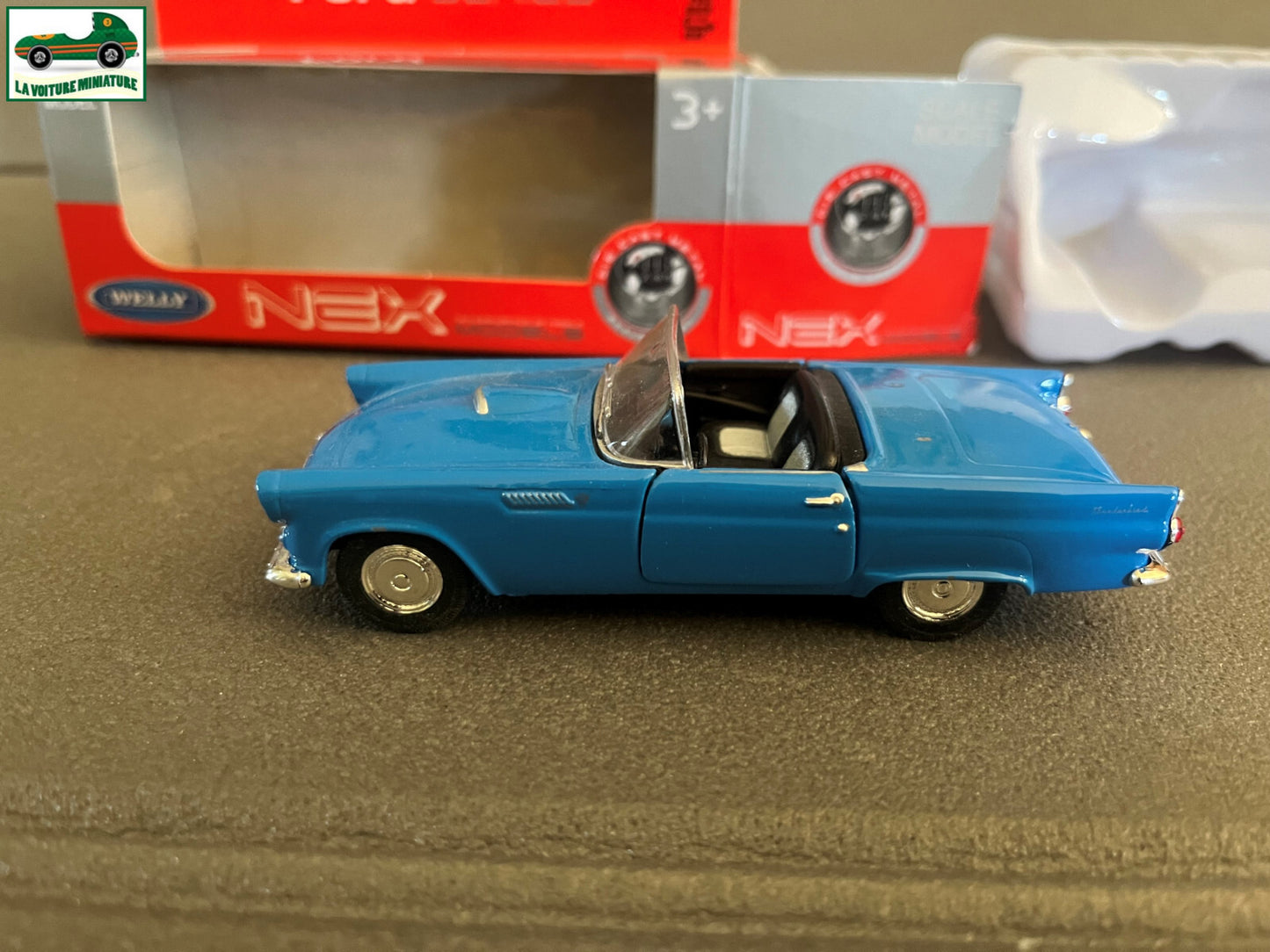 Voiture miniature Ford Thunderbird 1955 Welly 1/34 - 1/36 - 1/39