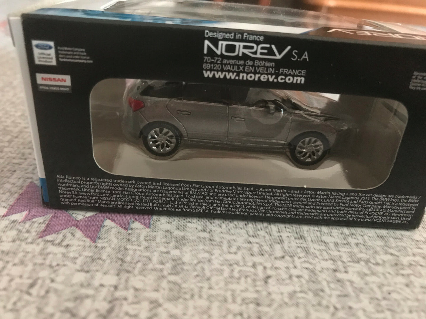 Voiture miniature Citroen DS Norev ShowRoom 3 inches 1/64