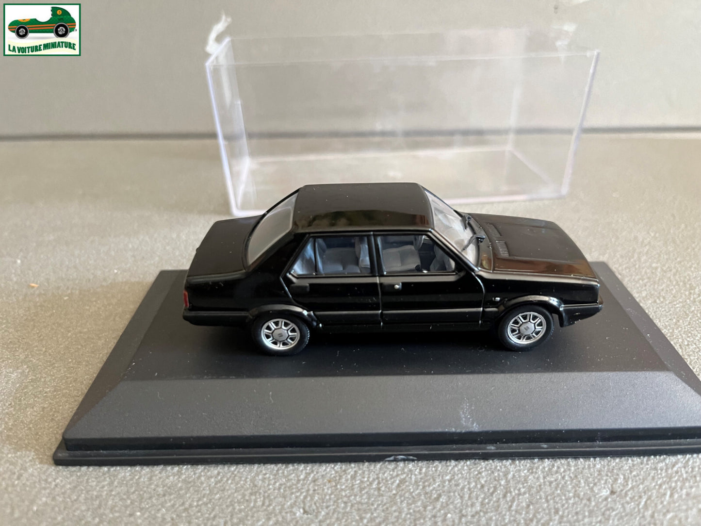 Voiture miniature Seat Gredos 1987 au 1/43