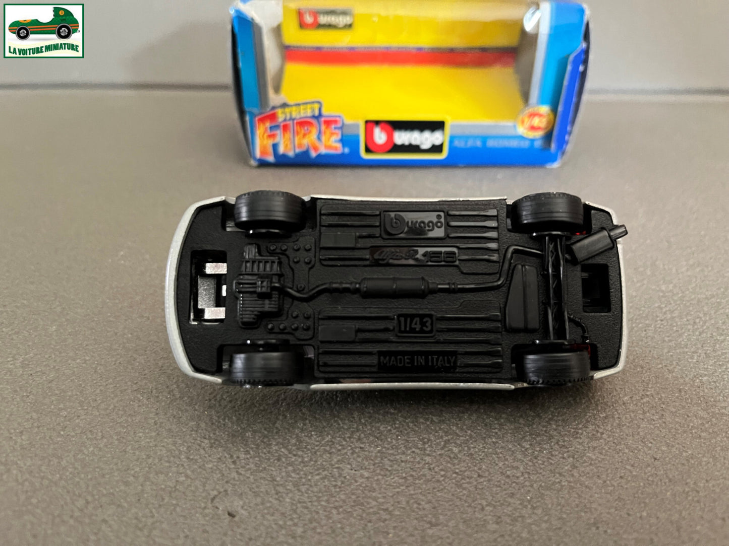 Voiture miniature Alfa Romeo 156 Burago au 1/43
