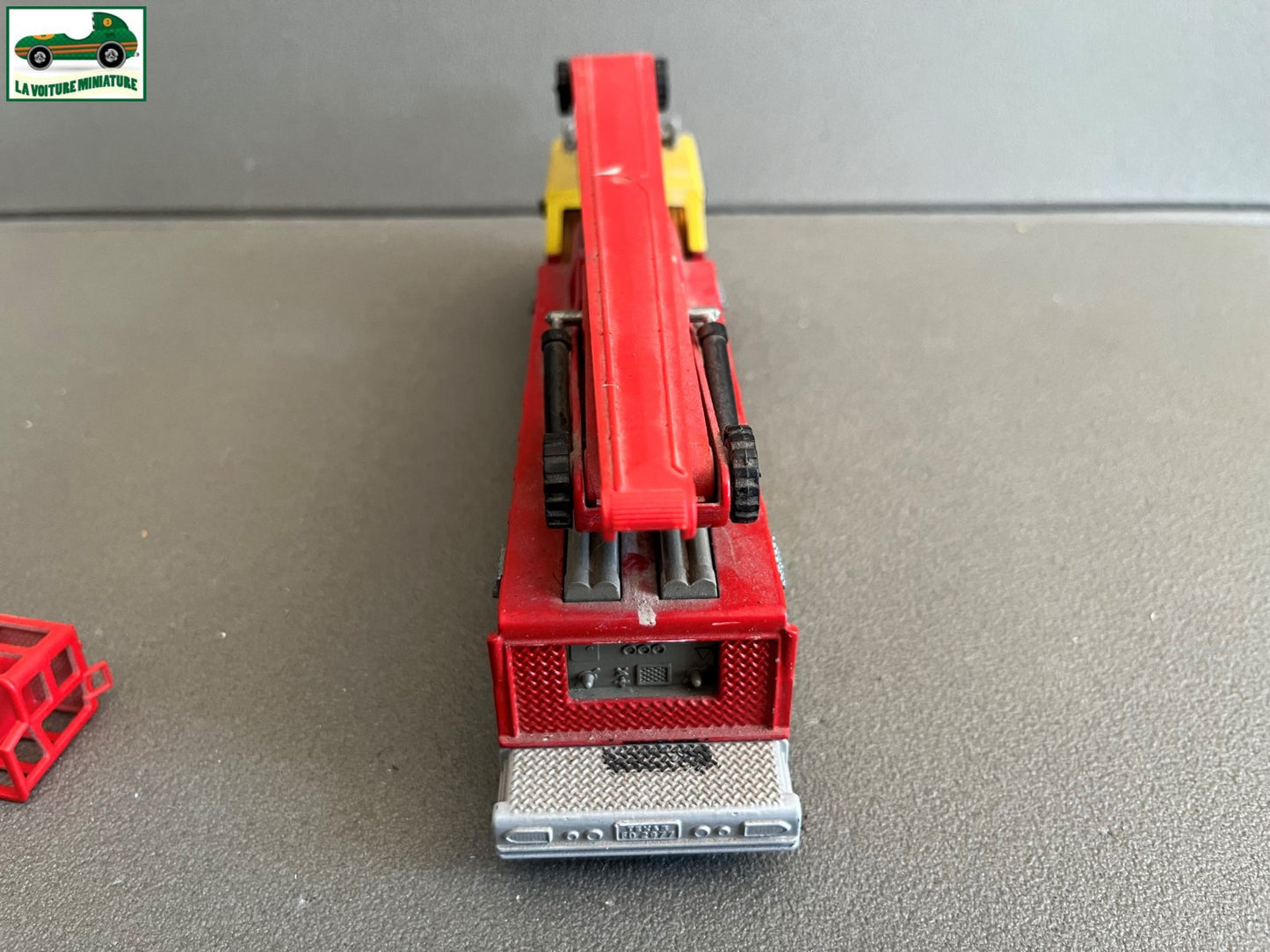 Ancienne Miniature Camion Pompiers Majorette Incendie Nacelle 1/47 Défauts
