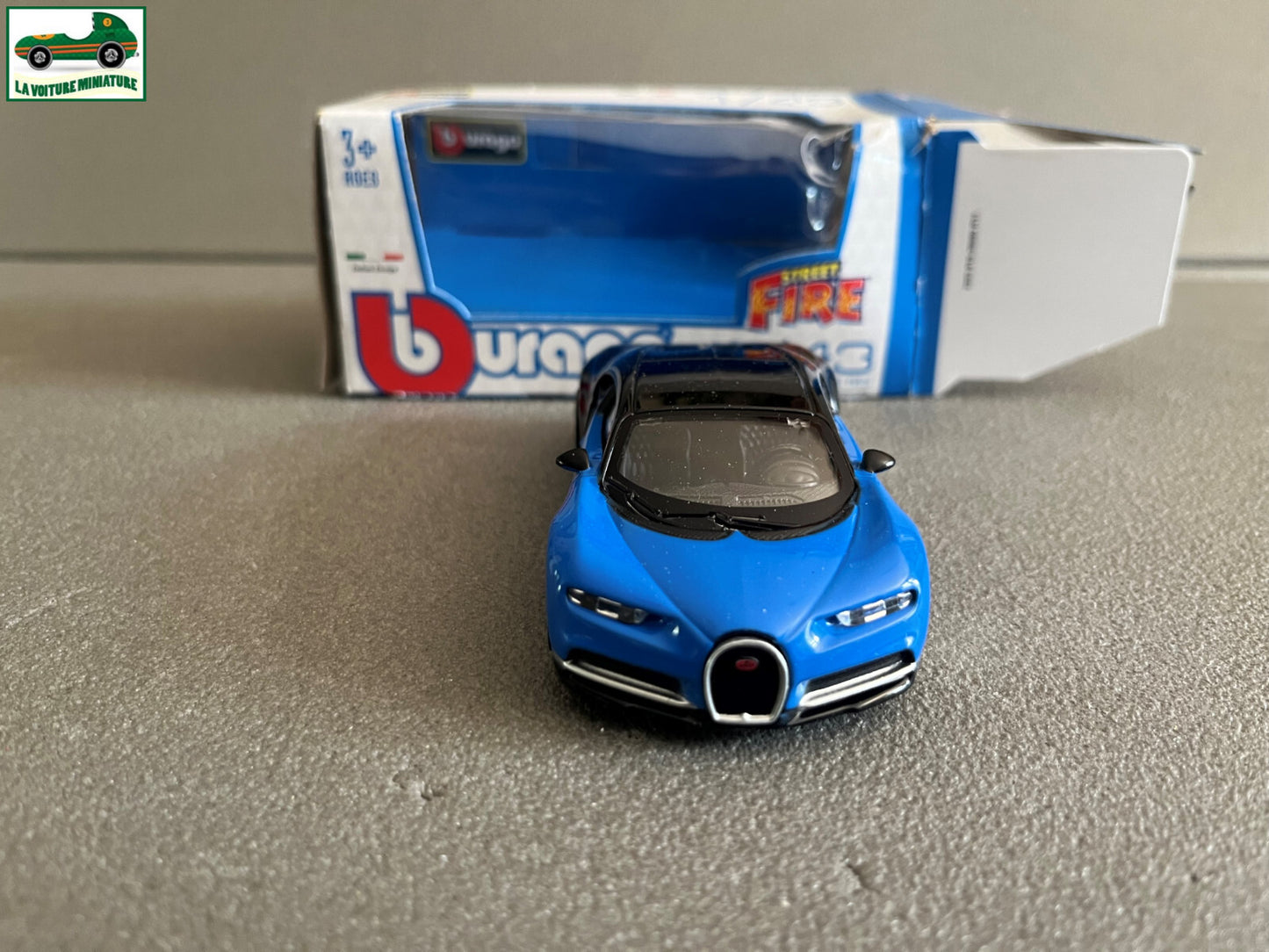 Voiture Miniature Bugatti Chiron Burago Street Fire au 1/43