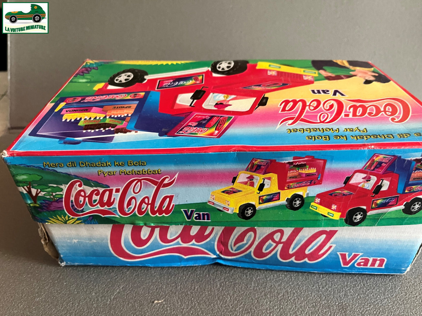 Ancien Jouet de Bazar Plastique Mécanisme Clé Voiture Coca Cola Brijbasi toys
