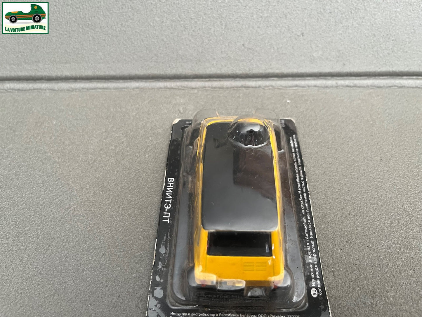 Voiture Miniature Vinite PT Taxi Pays de L'est URSS Russie au 1/43