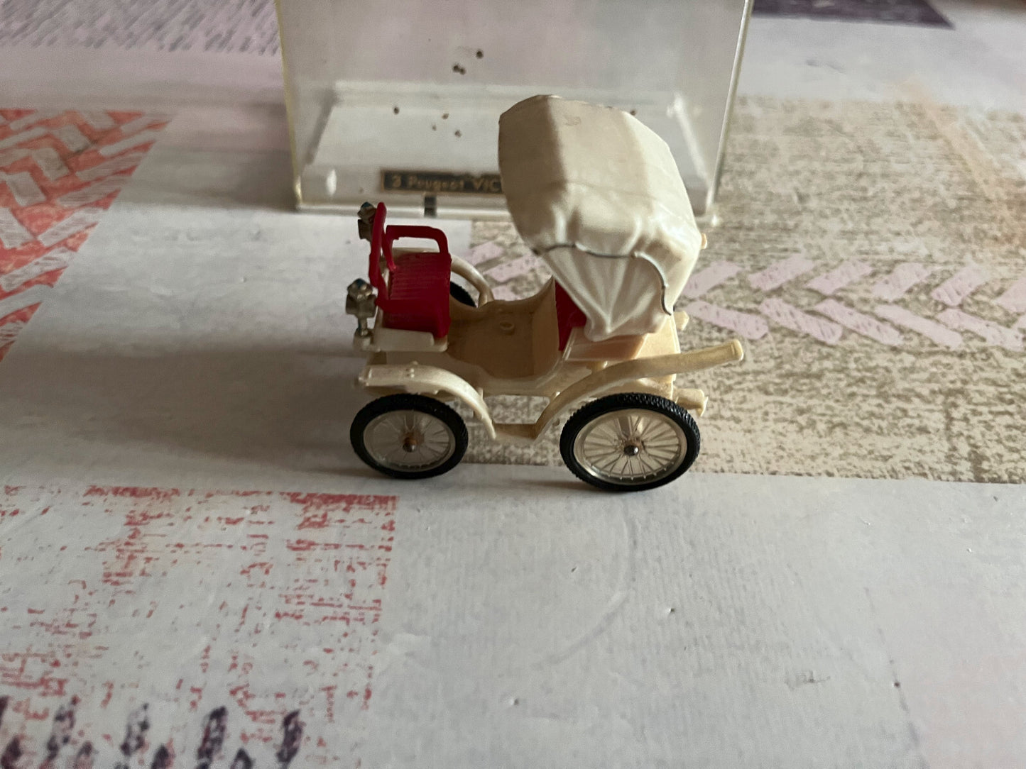 Voiture miniature Plastique 3 Peugeot Victoria 1899 Minialuxe 1/43