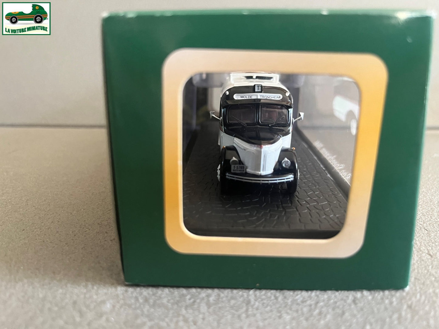 Voiture miniature Reo Speedwagon 1946 Autobus Bus Collection Atlas 1/72