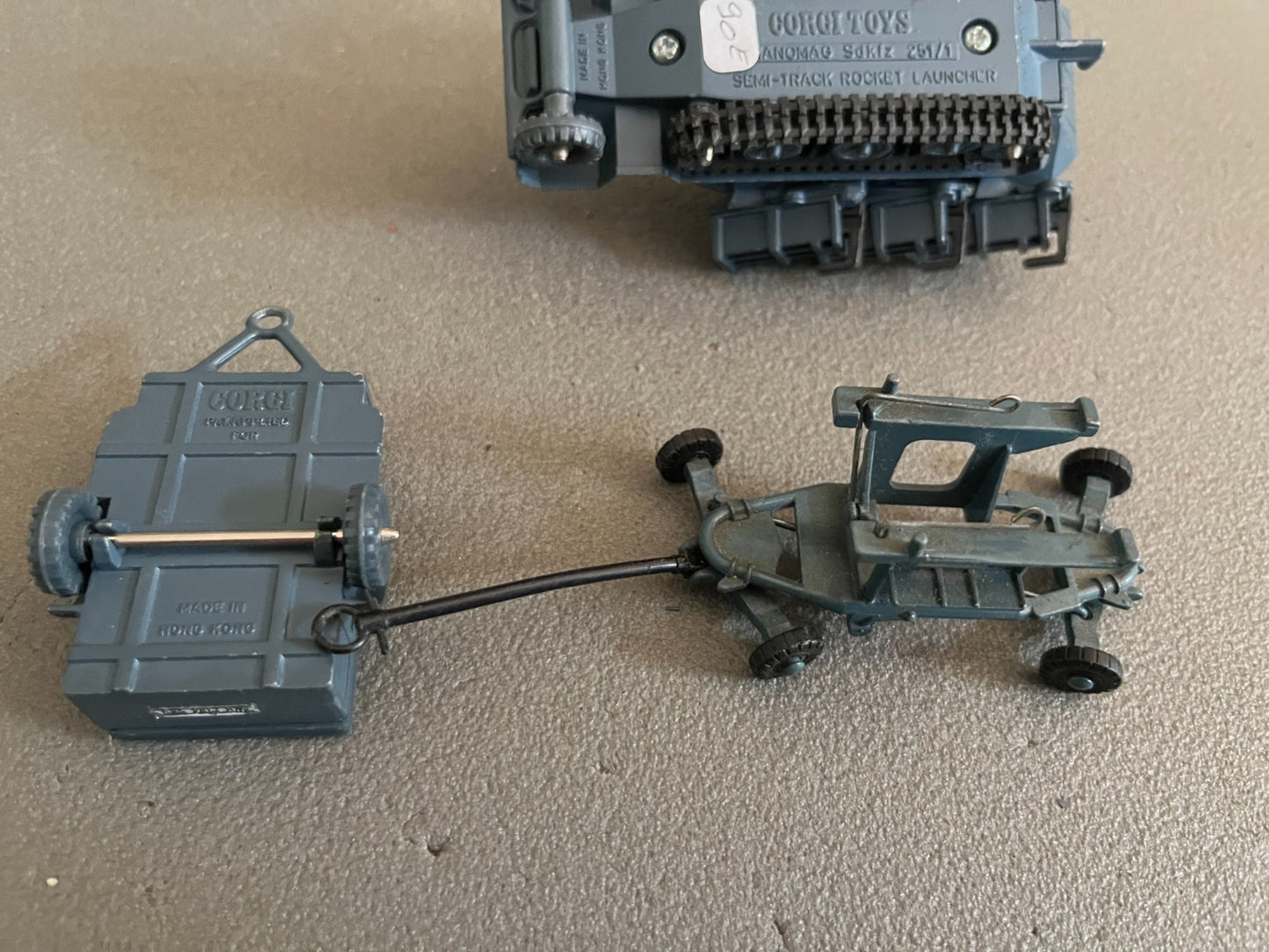 Ancienne Miniature Militaire Hanomag Rocket Launcher + Remorque Corgi Défauts