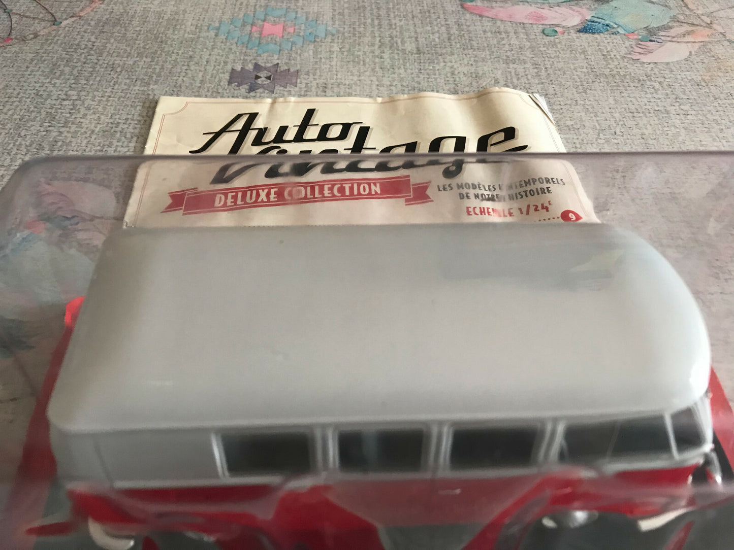 Voiture Miniature Volkswagen T1B 1960 Combi Auto Vintage Hachette au 1/24
