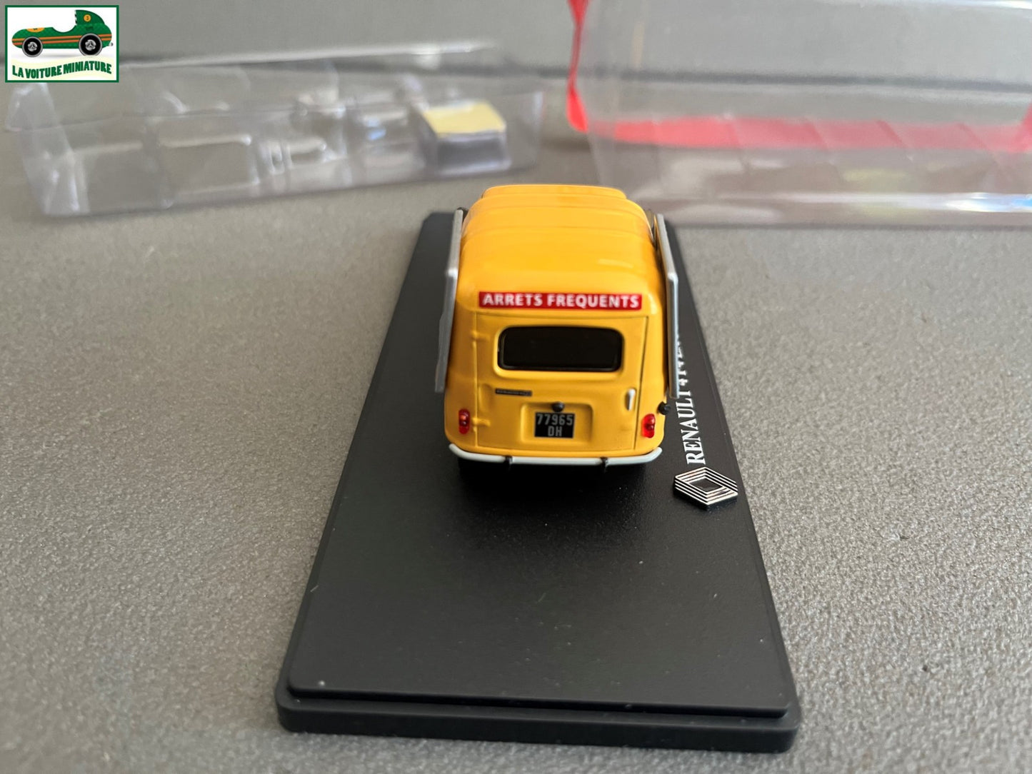 Voiture miniature Passion Renault 4 4L R4 F4 La Poste Hachette au 1/43