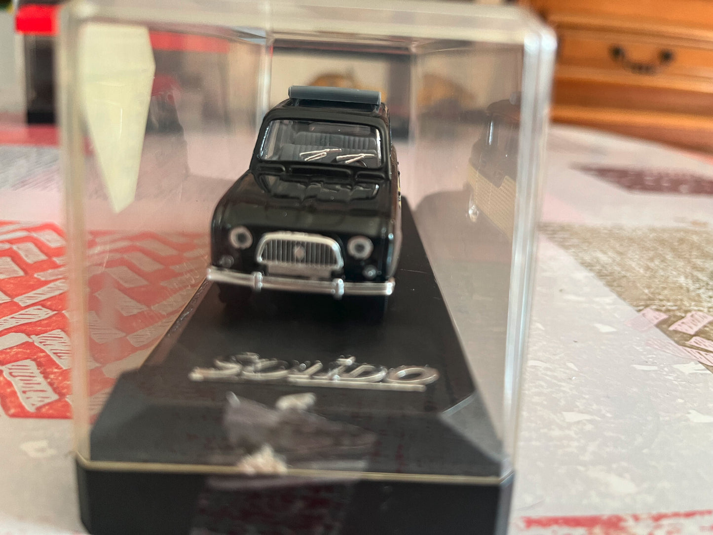 Voiture Miniature 4545 Renault 4L Découvrable Solido au 1/43