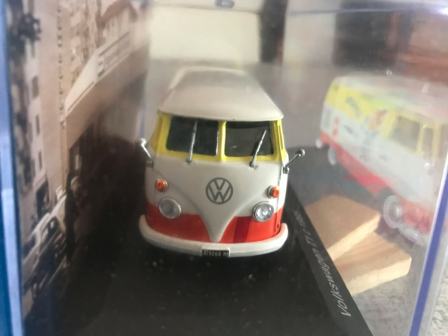 Voiture miniature Publicitaire VW Volkswagen Combi T1 c 1965 Patatine Pai 1/43