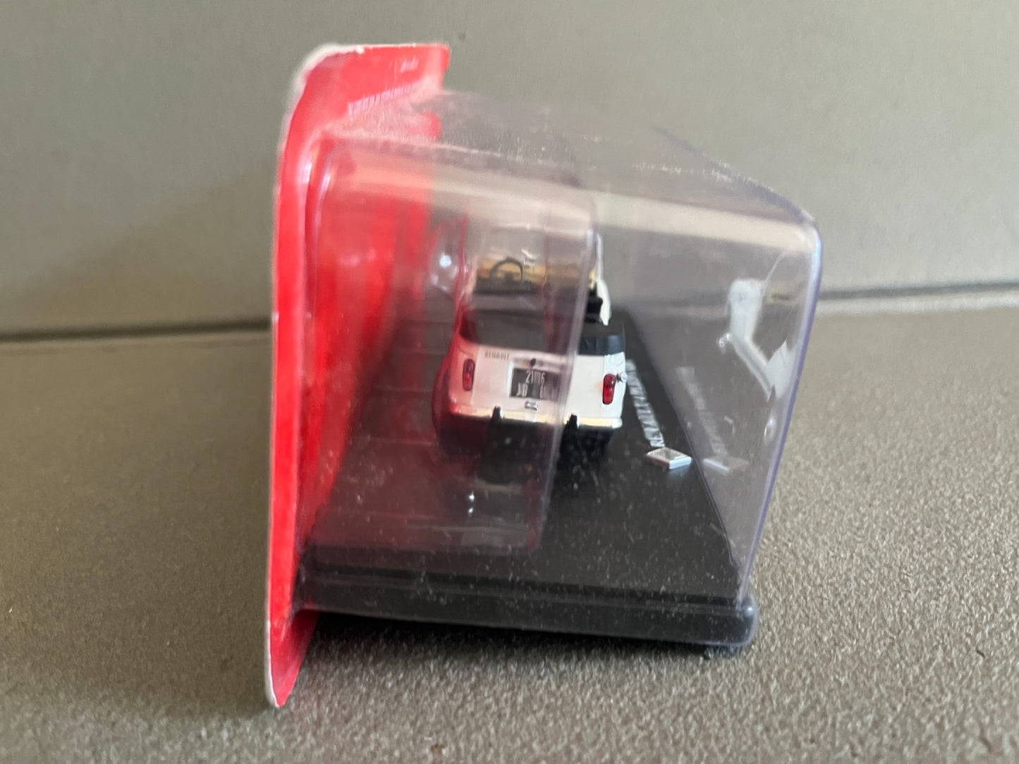 Voiture miniature Renault 4 Plein Air 4L R4 Auto Plus Hachette 1/43