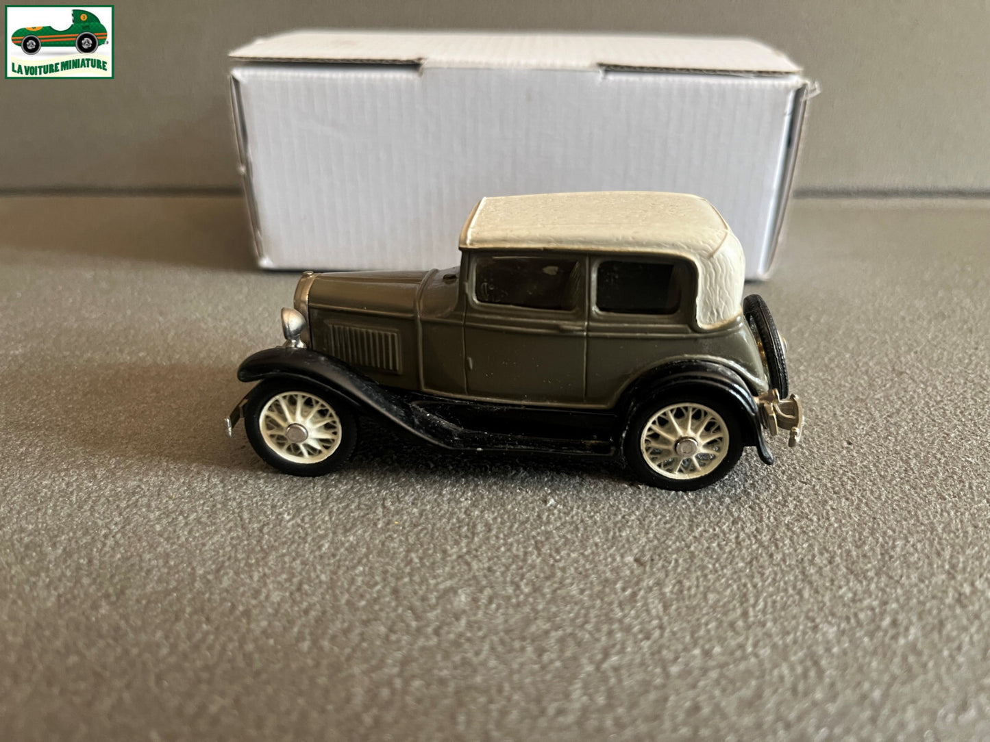 Voiture Miniature Ford Victoria 1930 Brooklin Models Canada au 1/43