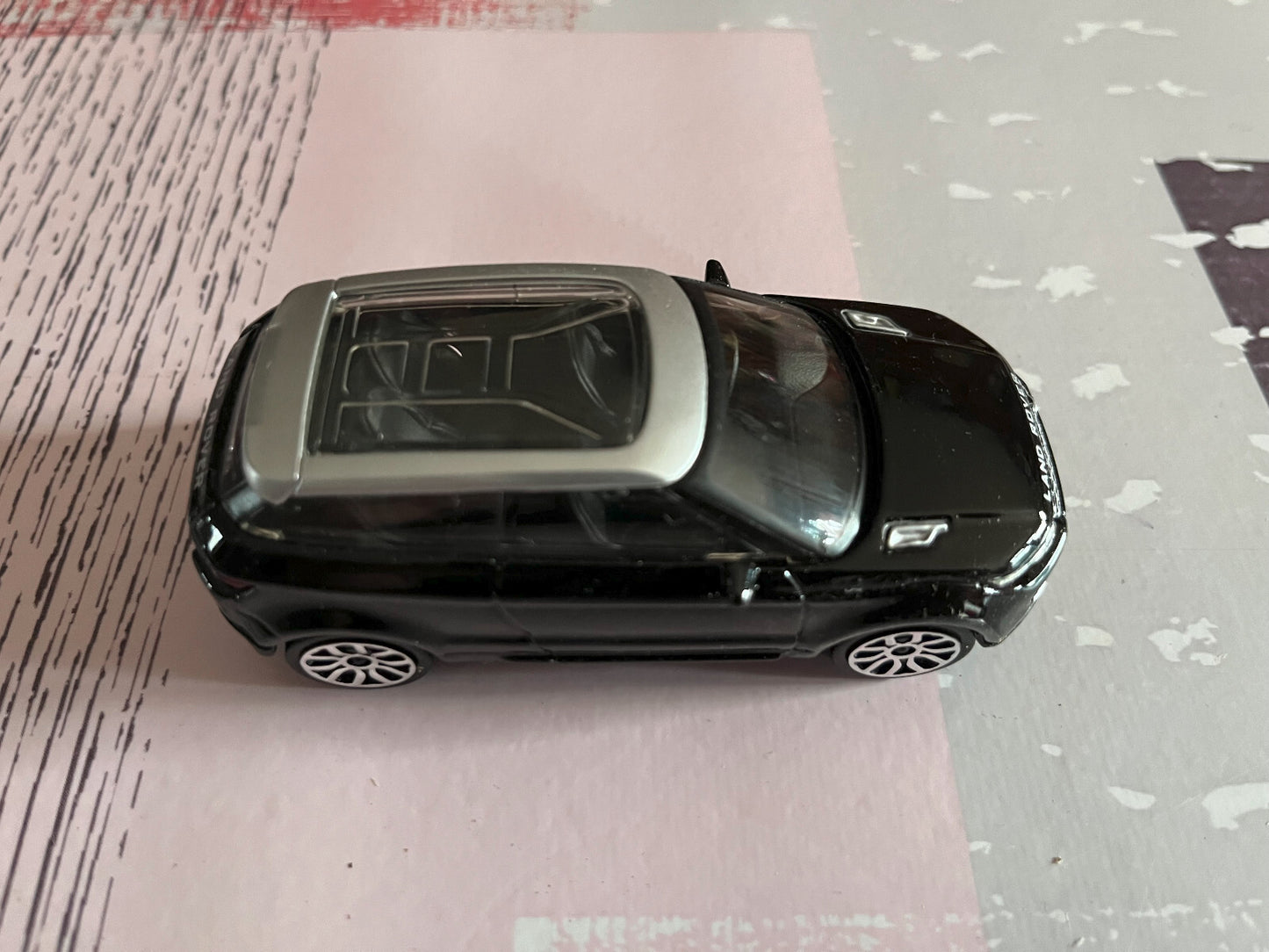 Voiture miniature Land Rover LRX Concept Burago 1/43