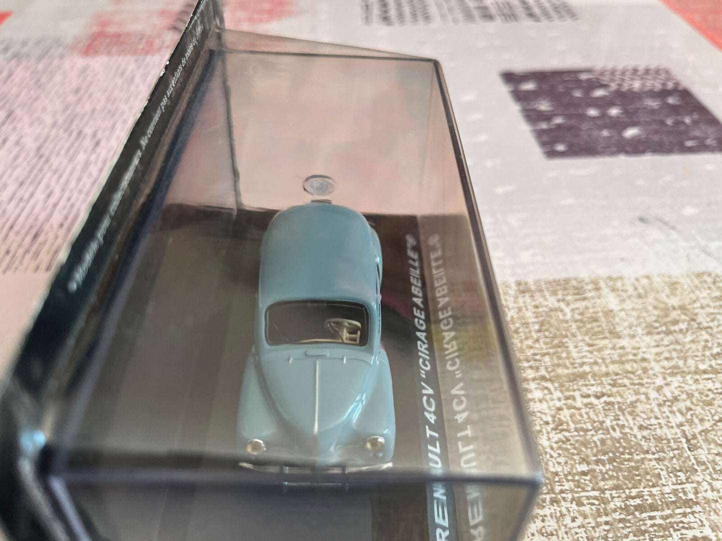 Voiture Miniature Renault 4cv Cirage Abeille au 1/43